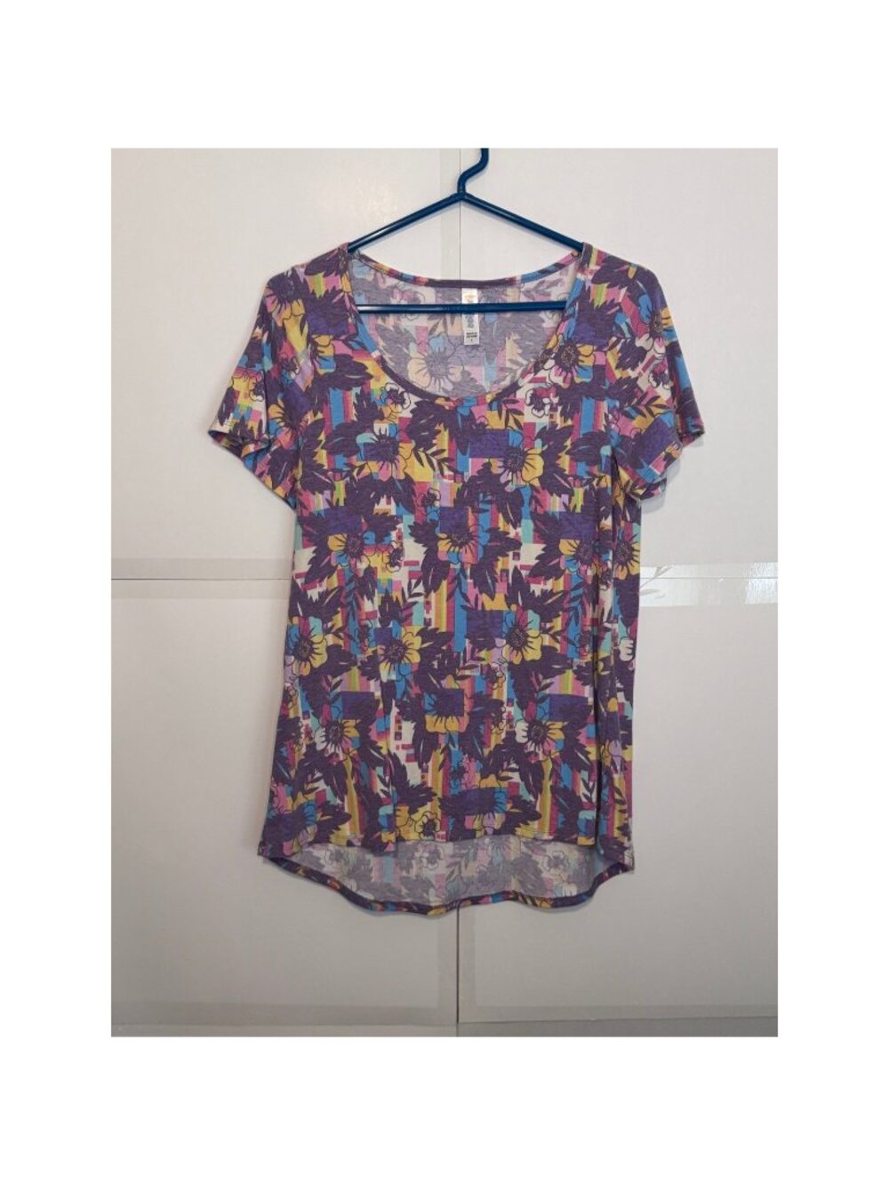 LuLaRoe Pastels with Lotus Flowers Size S Tunic